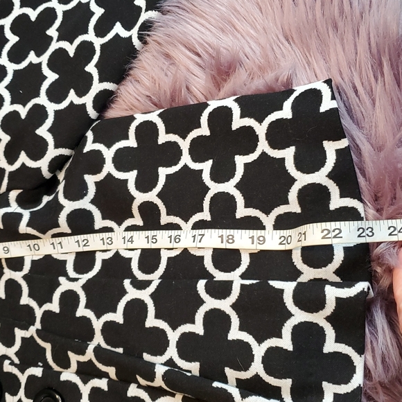 GRACE ELEMENTS SIZE L SHORT JACKET EXCELLENT CONDITION BLACK AND WHITE - Picture 10 of 15